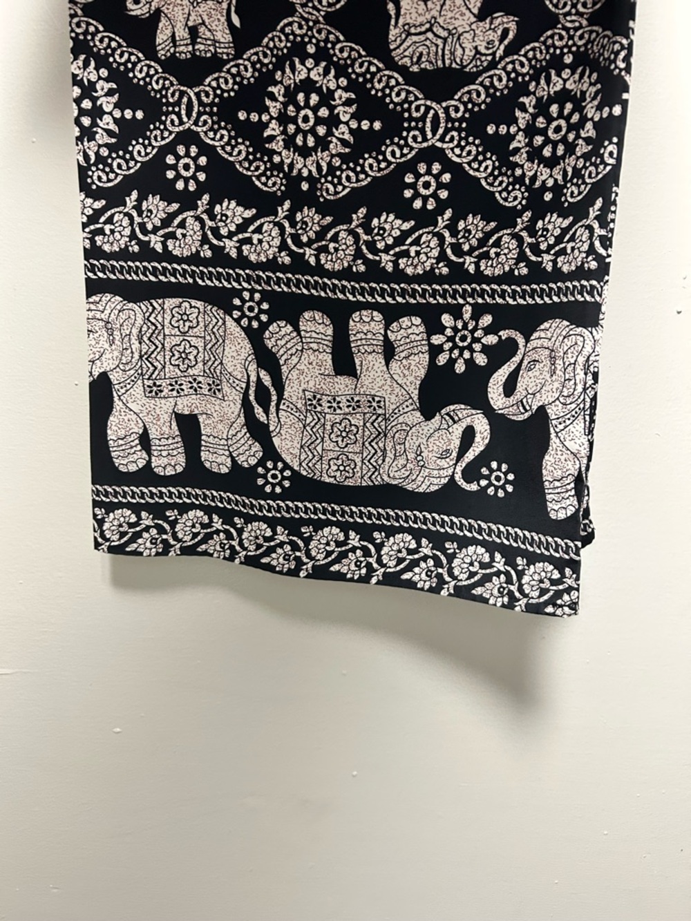 Black & White Elephant Print gaucho pants